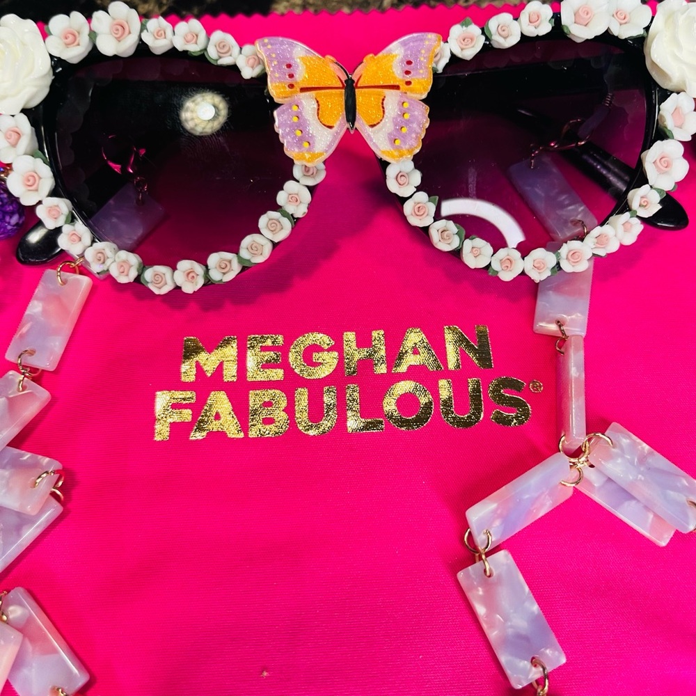 Meghan Fabulous Butterfly FUNGLASSES with Colorful Beaded Tassels - Picture 4 of 10